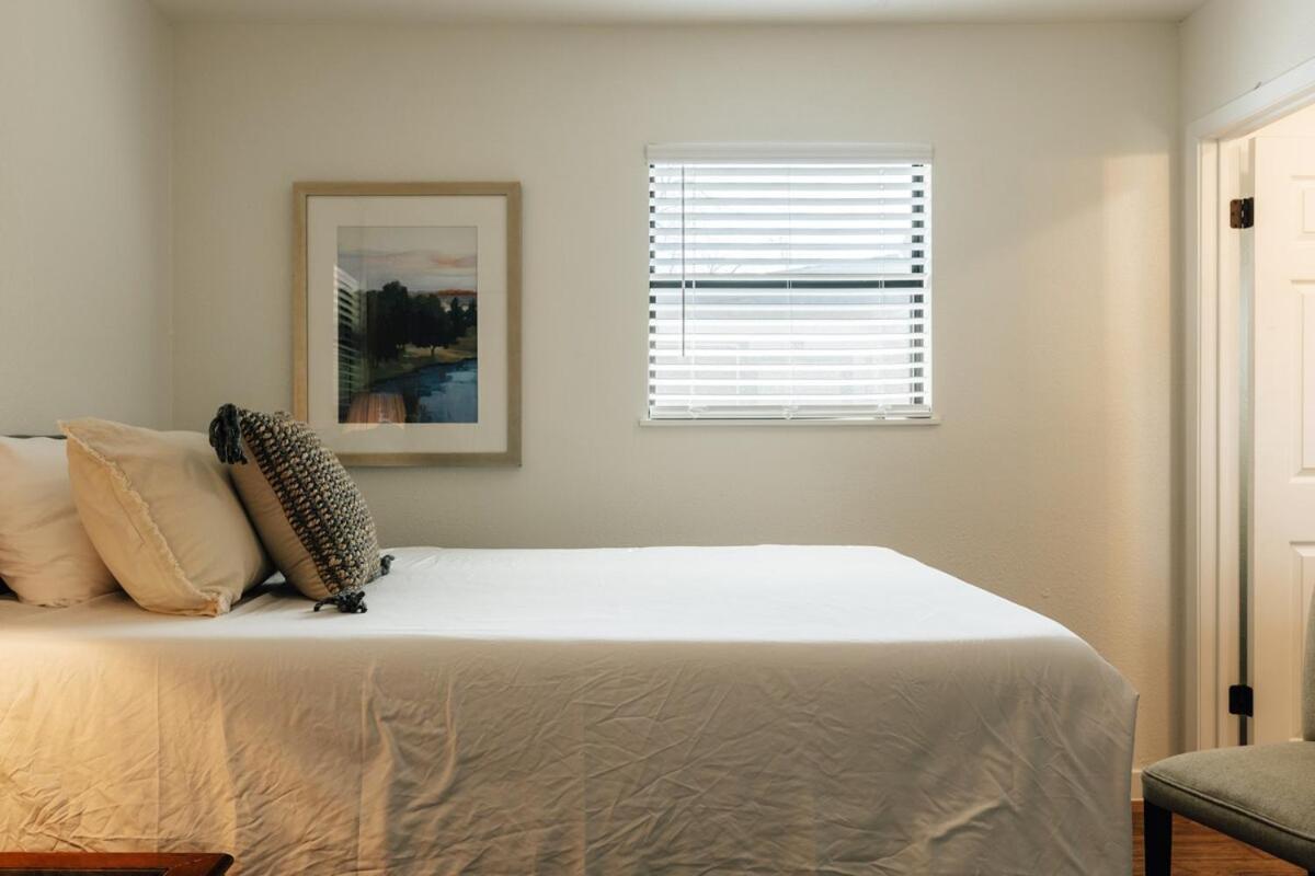 New Build, 2Units4Br, King Bed& Rain Shower, Walk 2 Soco Eateries Austin Exterior photo