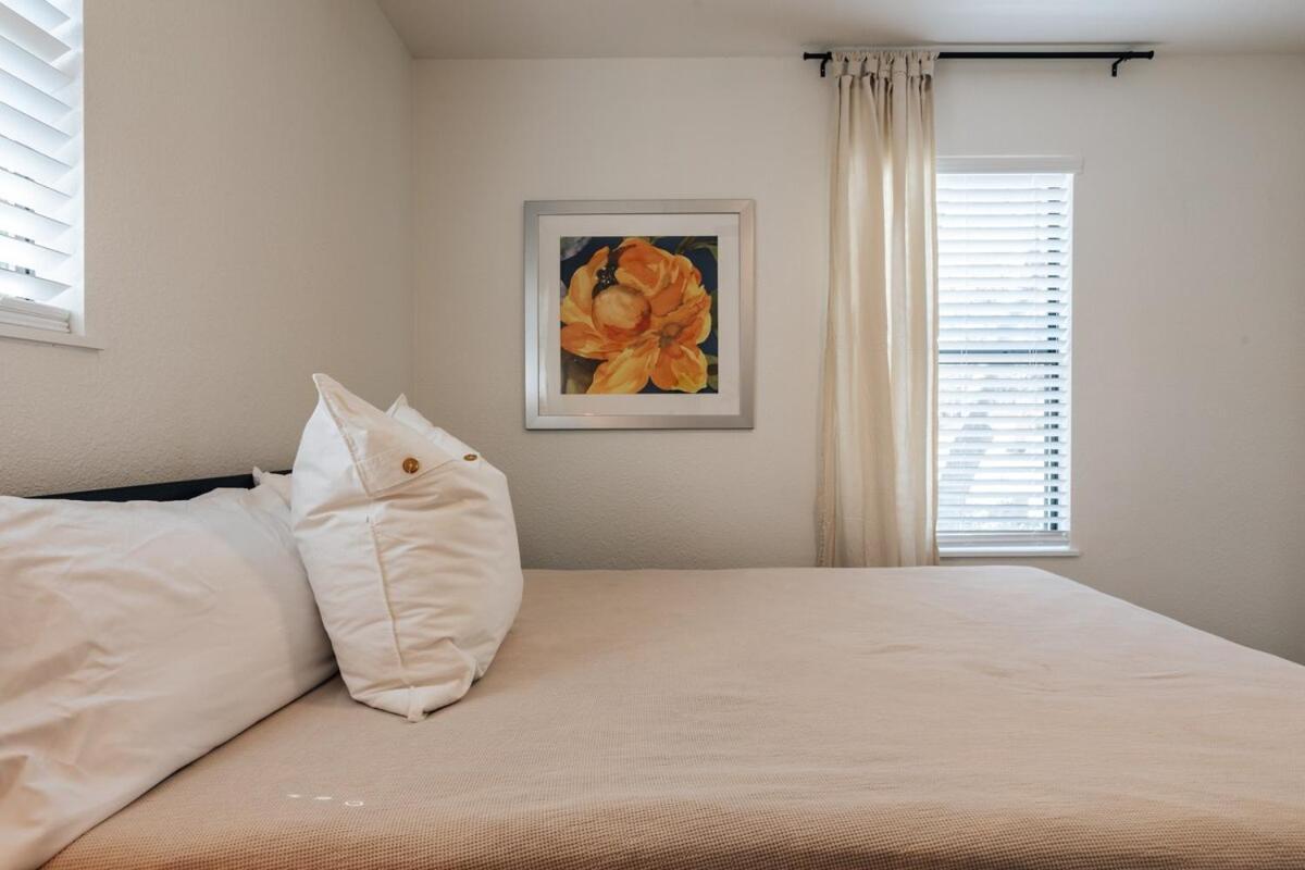 New Build, 2Units4Br, King Bed& Rain Shower, Walk 2 Soco Eateries Austin Exterior photo